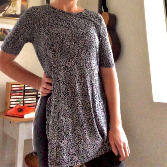 Old Navy Black and White Tunic Top - Picture 2 of 5